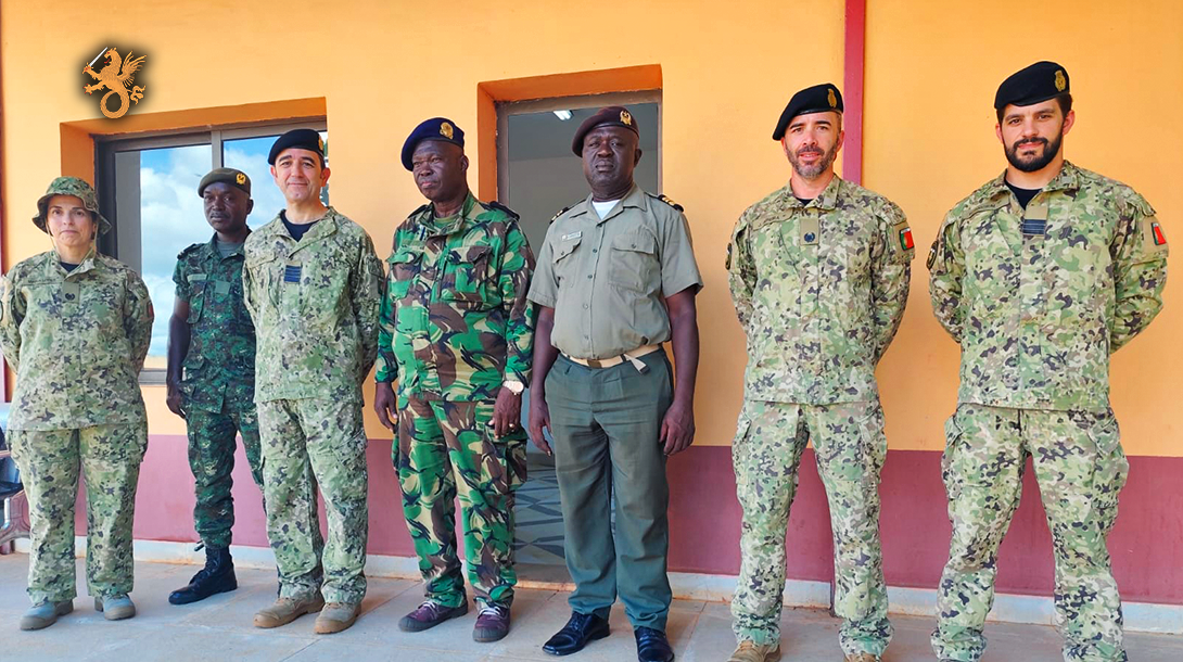 militares da equipa portuguesa da missão portuguesa de capacitação da Guiné-Bissau para Secretariado e Administração